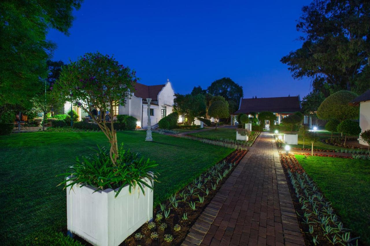 River Meadow Manor Centurion Exterior photo